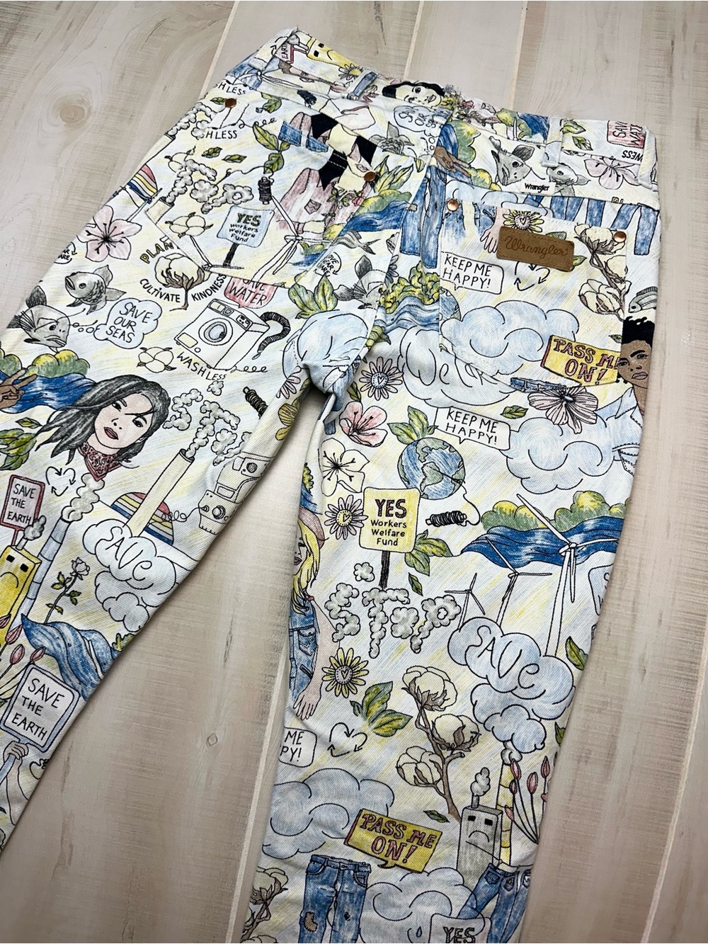 Wrangler X Anthropologie Women's Save The Planet Earth Day Jeans - Picture 2 of 14